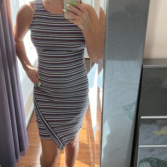 Summer striped no shoulders dress with a supported bust top under the bottom‍ - Picture 4 of 9